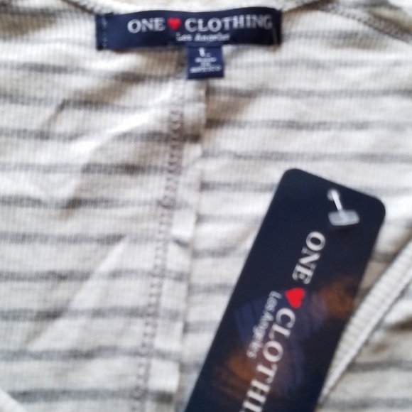 🌈 Long sleeve Gray tee size Large One Clothing LA - Picture 4 of 6